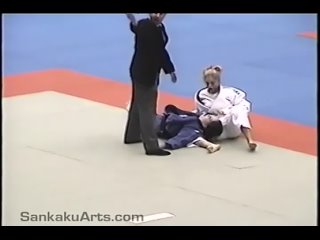 womens judo sankaku choke-out